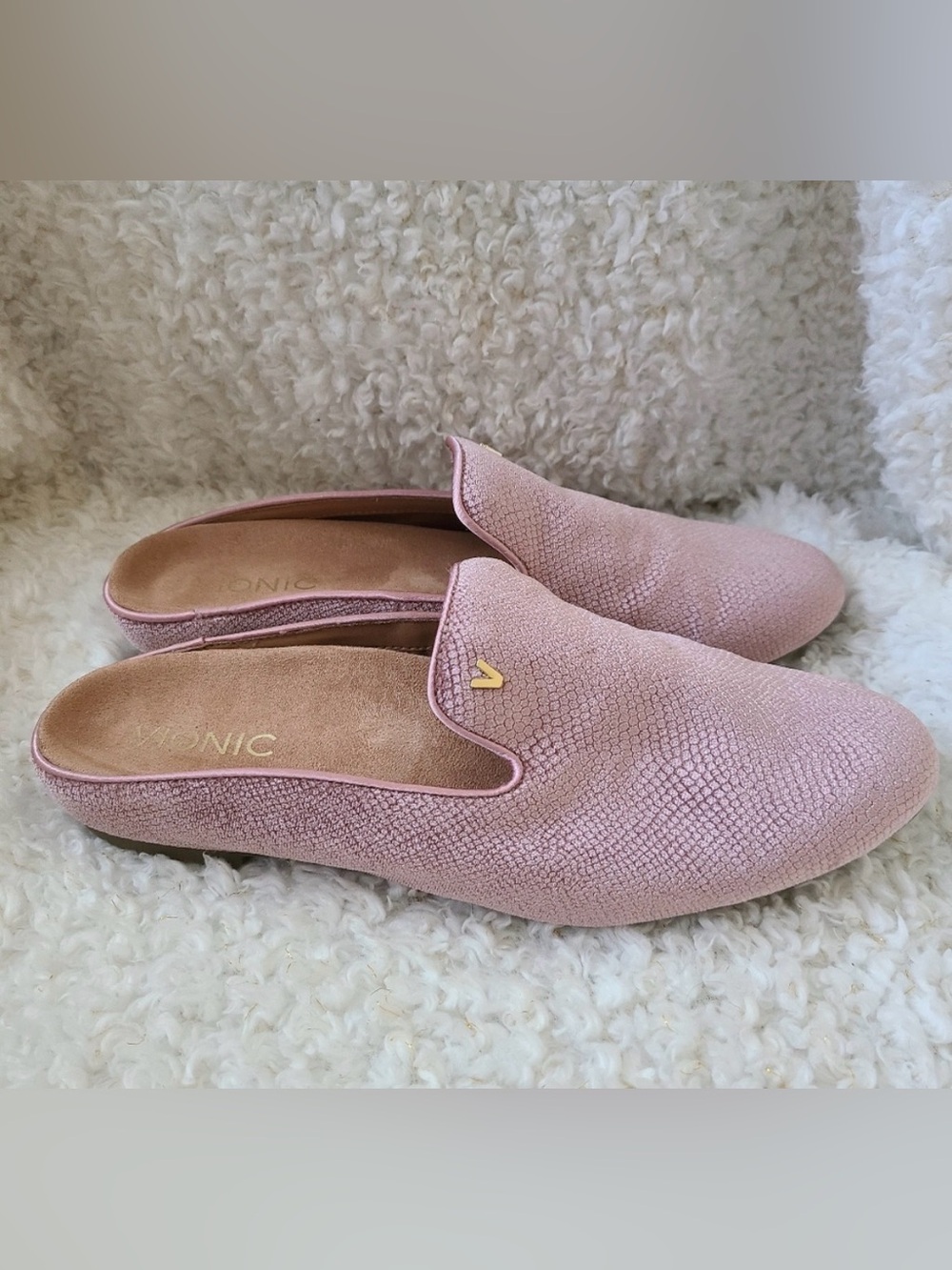 Vionic Carnegie Holiday Pink Velvet Mules